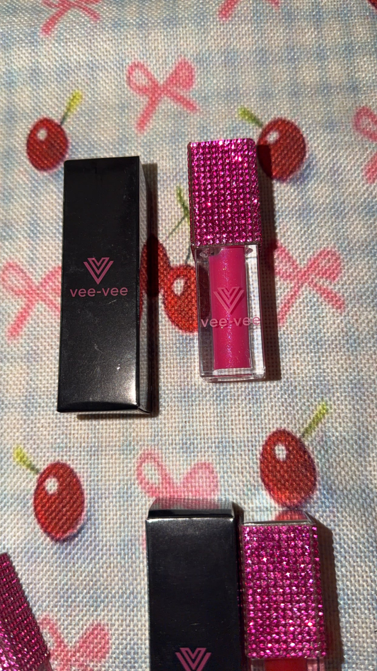 Vee Vee icon drip lip rhinestone gloss
