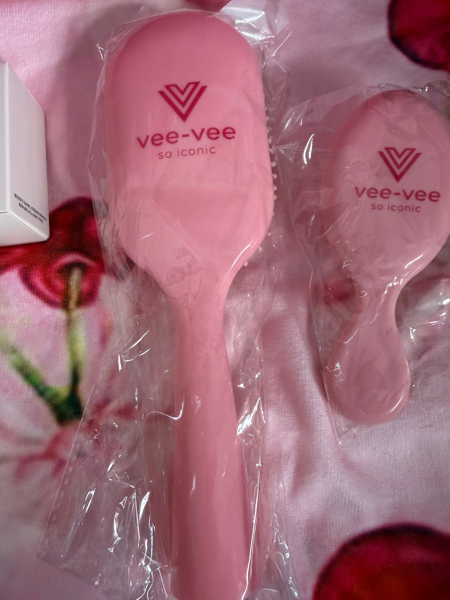 Jet Set Iconic Brush